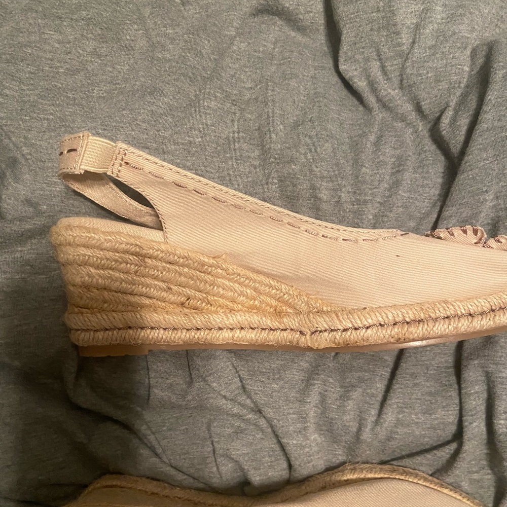 Shoes - Picture 2 of 4